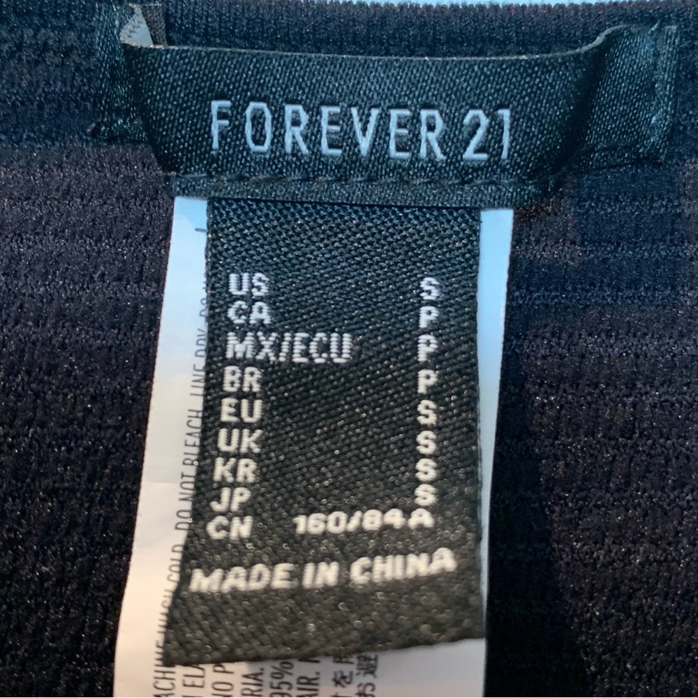 FOREVER 21 Women’s Ribbed Longsleeve V-neck Crossover Sweater Crop Top Small - Picture 5 of 9